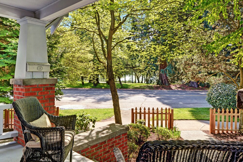 Lakefront Craftsman - photo 8