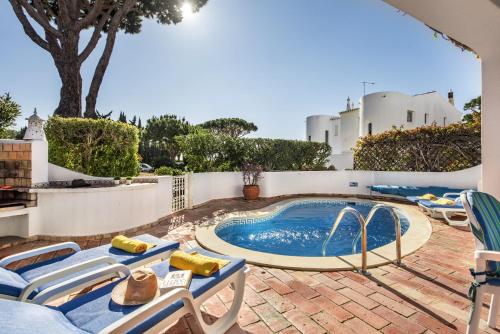 Mng Elliott74 in Almancil, Portugal