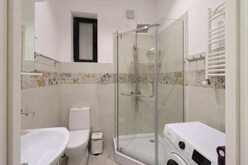 Modern 1br Apt Near Rustaveli by Wehost