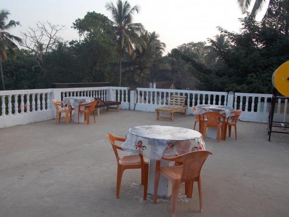 Sunrise Beach Resort — Calangute — photo 2