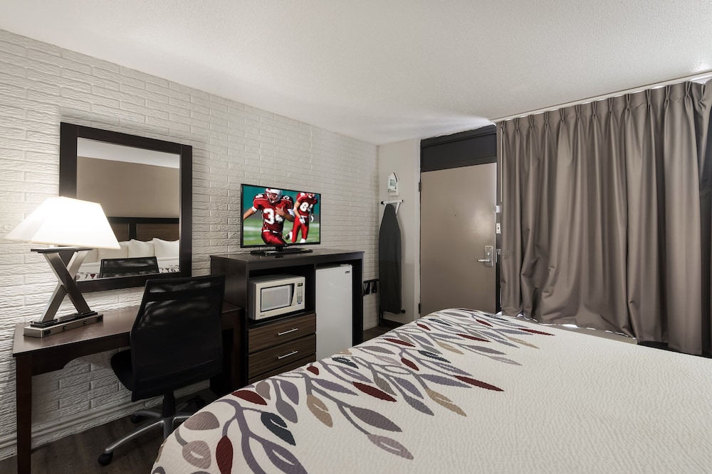 Red Roof Inn Lenoir - photo 17