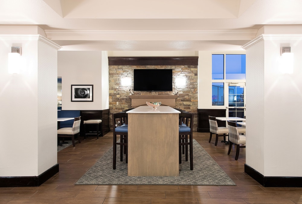 Holiday Inn Express Hotel & Suites East Wichita I 35 Andover by IHG - photo 26