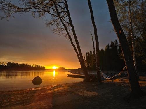 Stuga med strandbastu - last minute hotel in Oravais