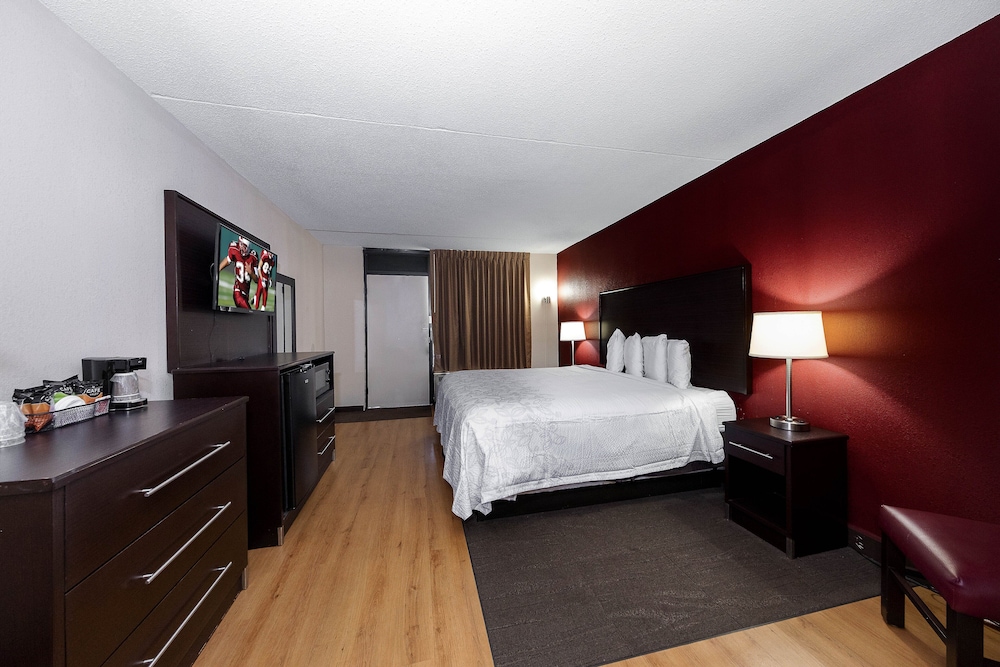 Red Roof Inn PLUS Huntsville Madison - photo 8