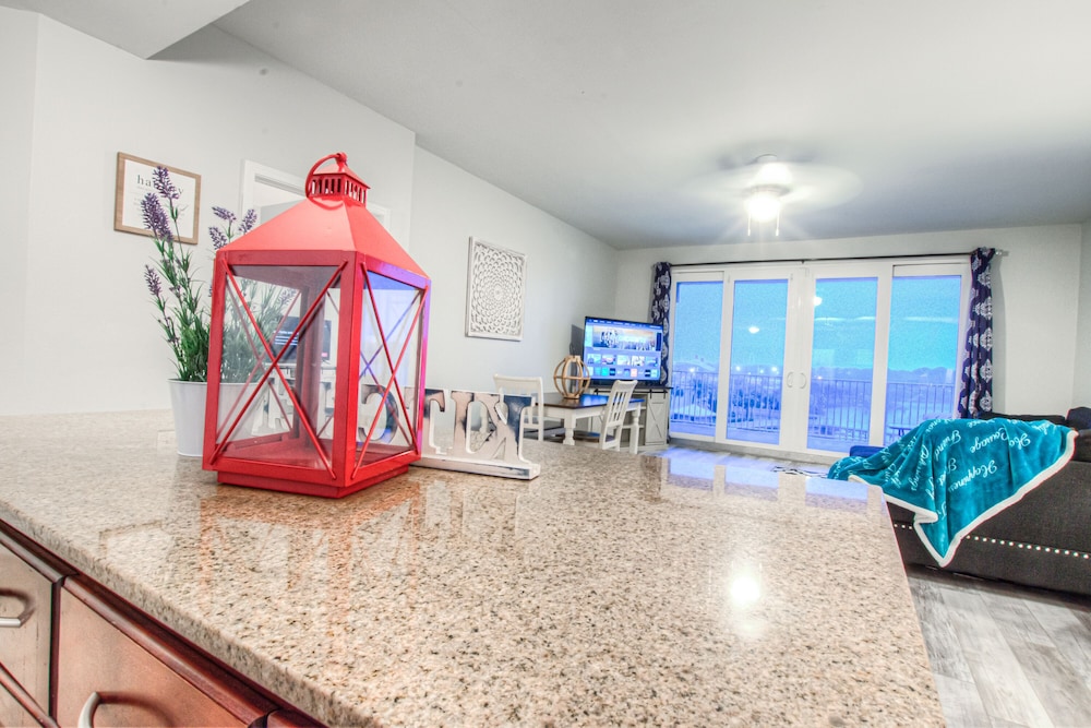 Laketown Wharf Resort by Aneliya's Rentals - photo 628