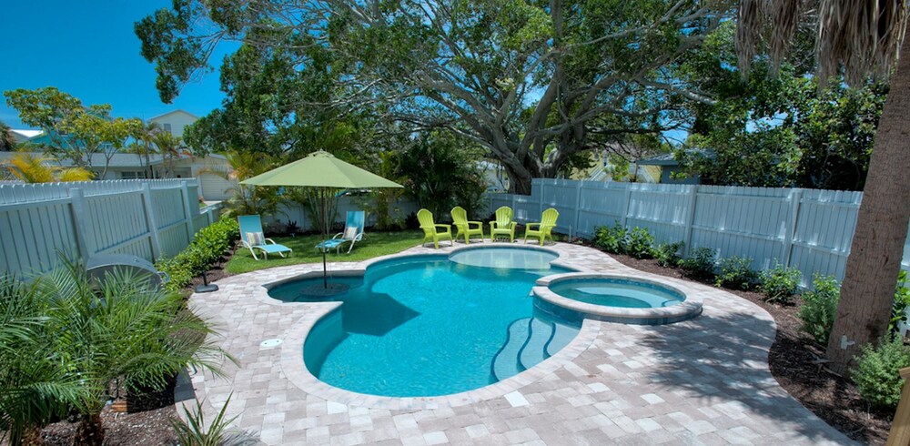 Beach Isle — 4-Star Luxury Hotel in Holmes Beach, United States