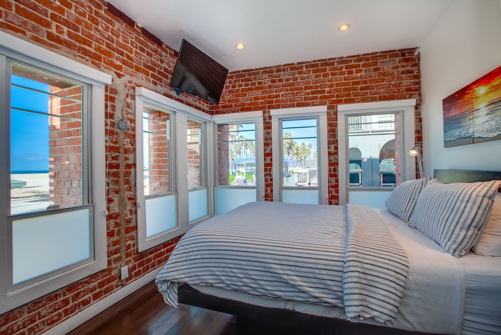 Venice Breeze Suites - photo 7