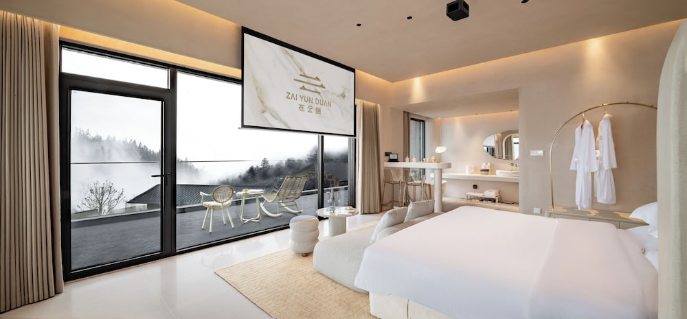 In Cloud Resort Hotel - last minute hotel in Unknown City