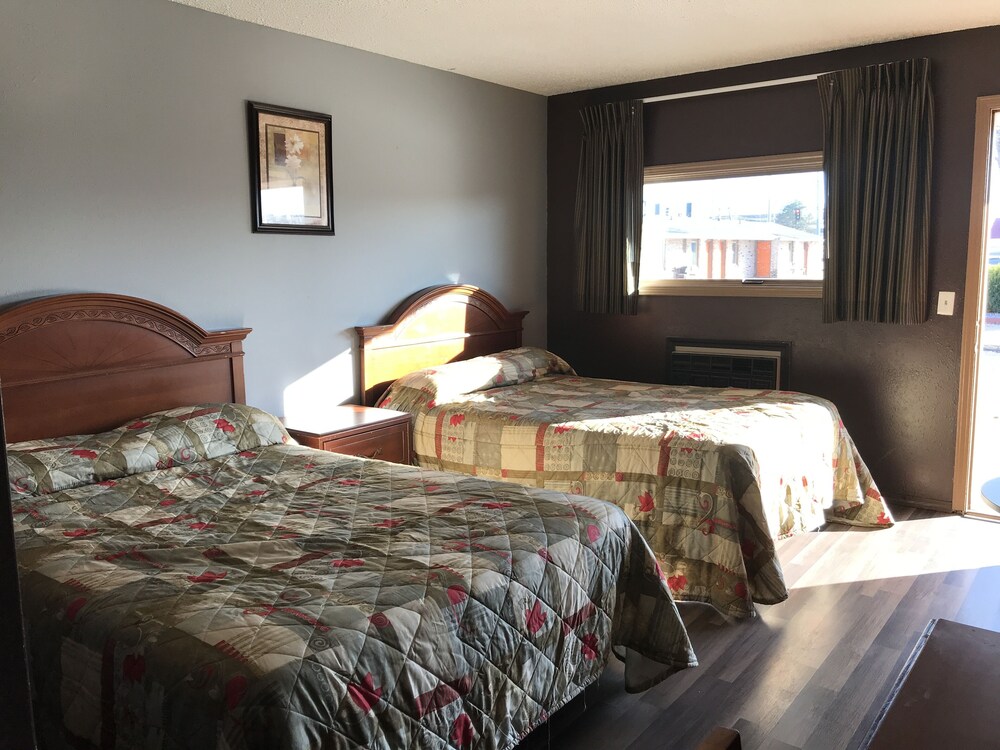 C&H Motel El Dorado Springs - photo 11