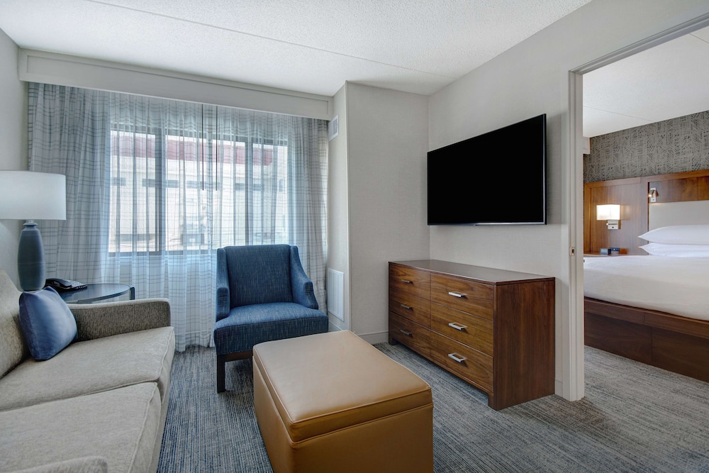 Embassy Suites by Hilton Detroit Metro Airport - photo 16
