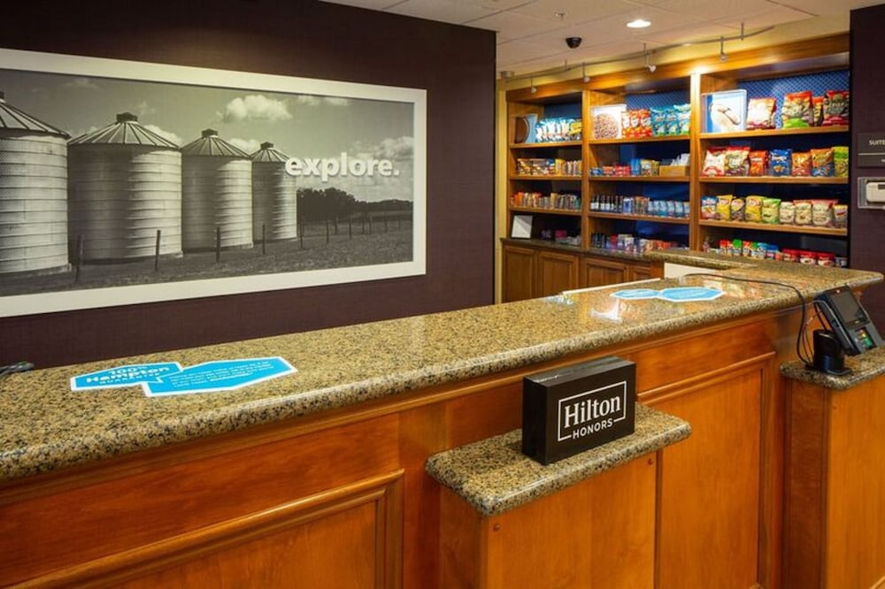 Hampton Inn Waterloo - photo 4