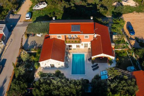 Villa Pamaroka — 4-Star Luxury Hotel in Sibenik, Croatia