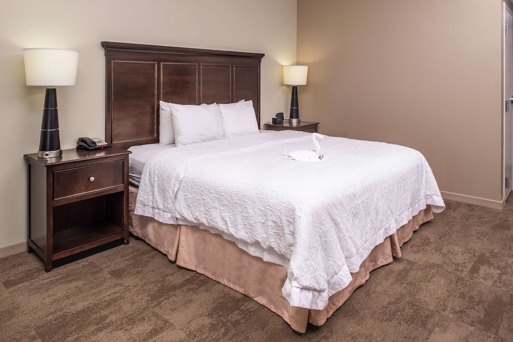 Hampton Inn & Suites Charlotte Arrowood Rd. - photo 13