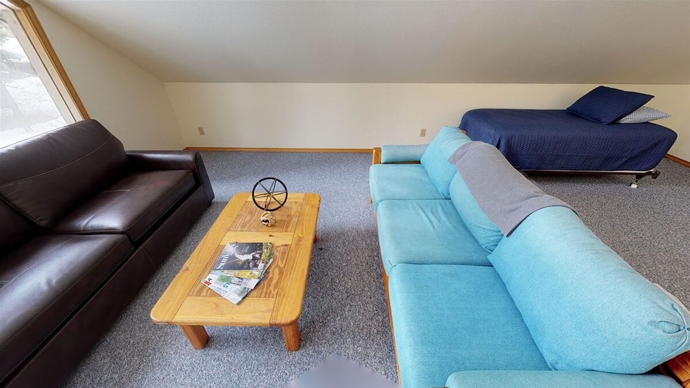 Longhorn Hideaway by Casago McCall Donerightmanagement - photo 13