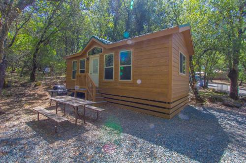 Oakzanita Springs Camping Resort Cottage 4 — Descanso