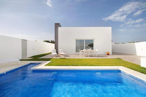 Chill out of City 3 — 4-Star Luxury Hotel in Chiclana De La Frontera, Spain