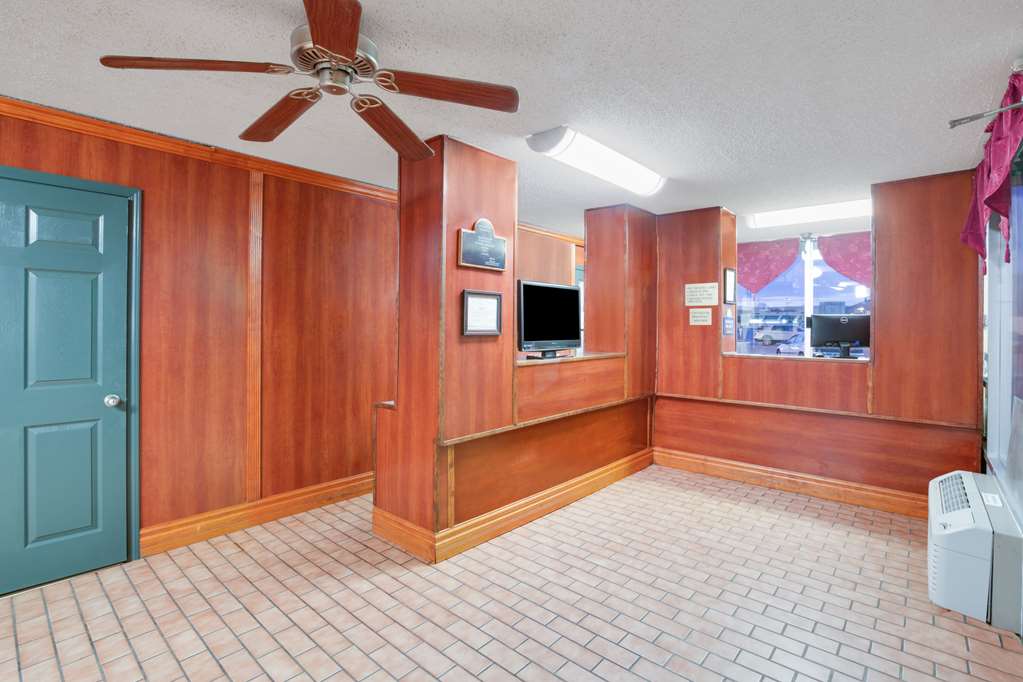 Days Inn by Wyndham Newport - photo 14
