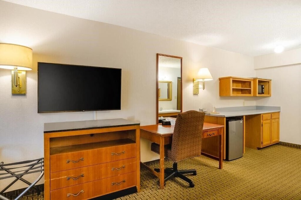 Cheyenne Guest Inn - photo 16