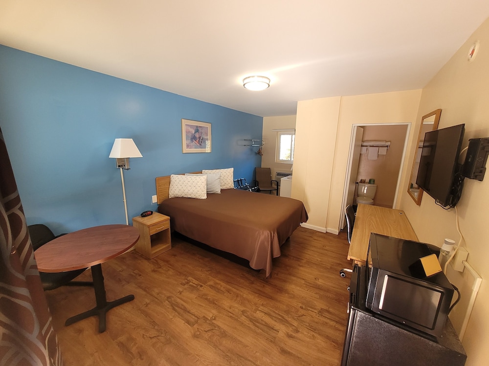 Economy Inn Sylva - photo 12