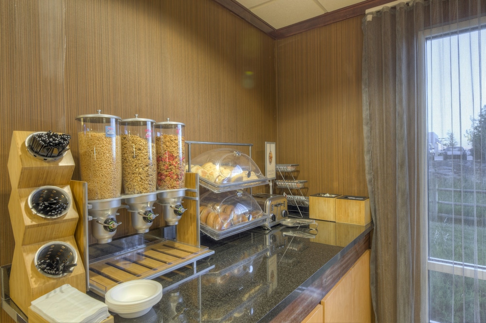 Fairfield Inn & Suites by Marriott Laramie - photo 23