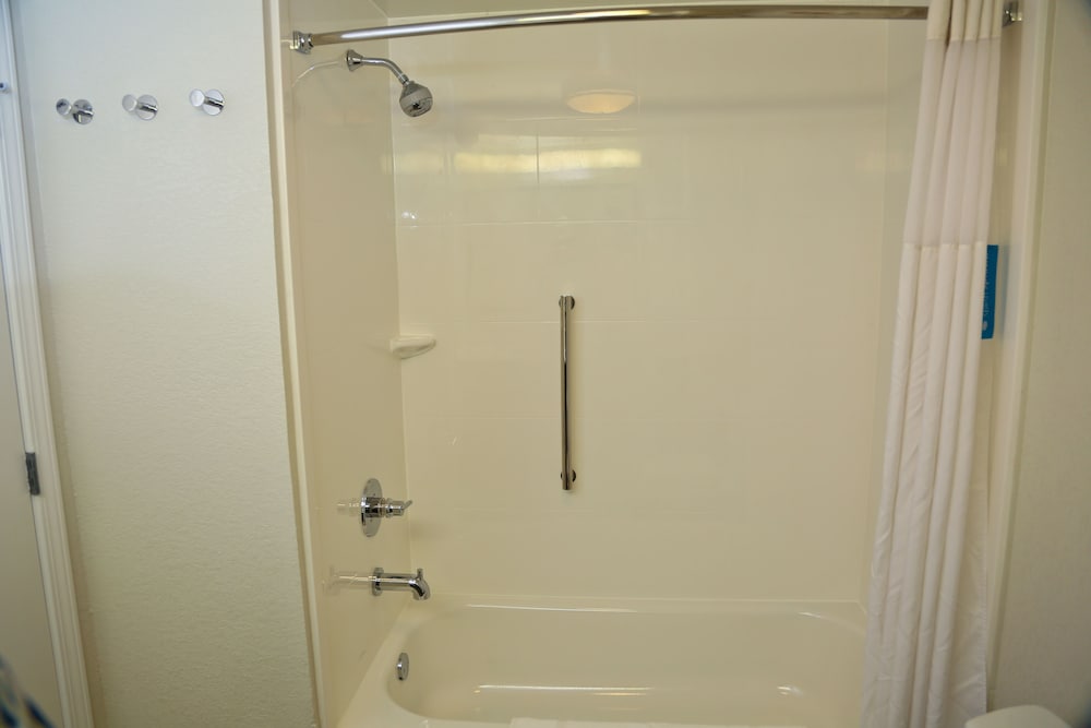 Hampton Inn Hammond - photo 32