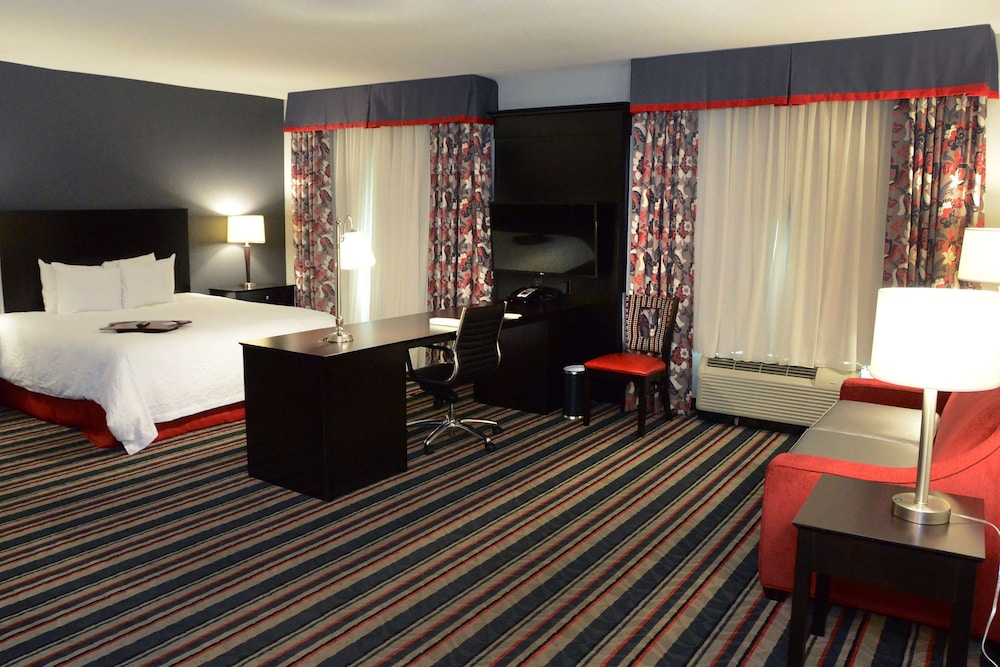 Hampton Inn & Suites Albany At Albany Mall - photo 20