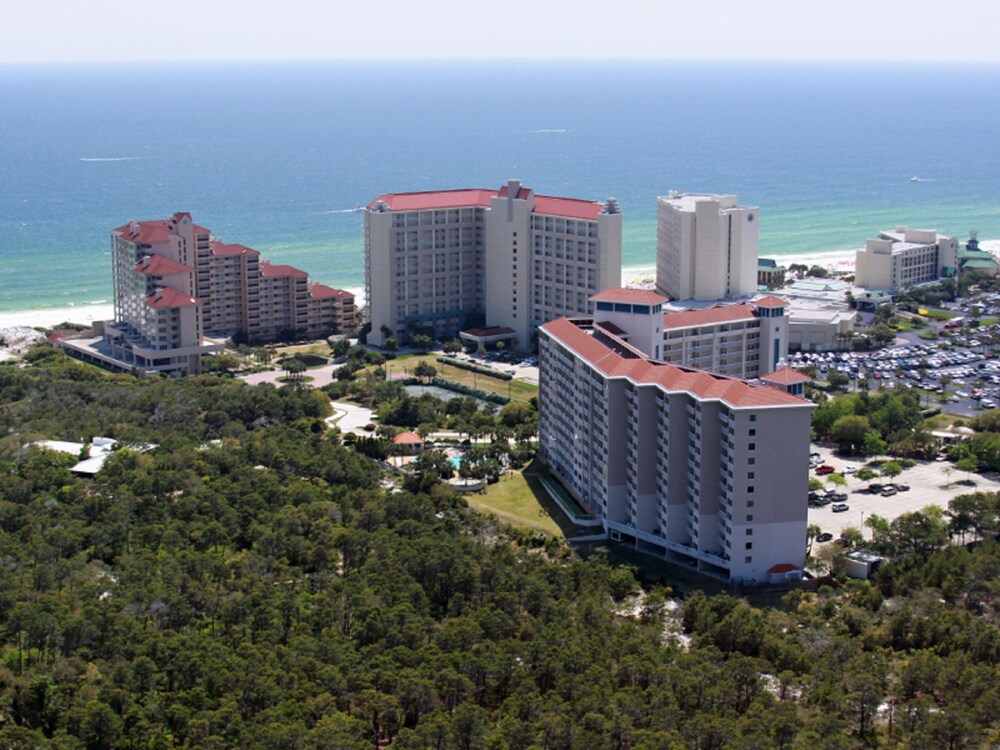 Tops'l Beach & Racquet Resort — hotel in Miramar Beach