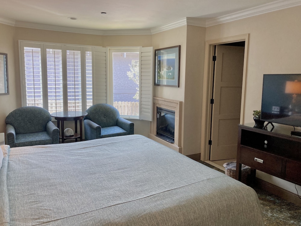 Blue Dolphin Inn - photo 33