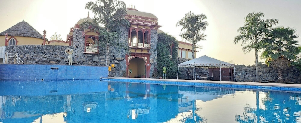 Garh Girvar A Tjs Unit in Raipur, India