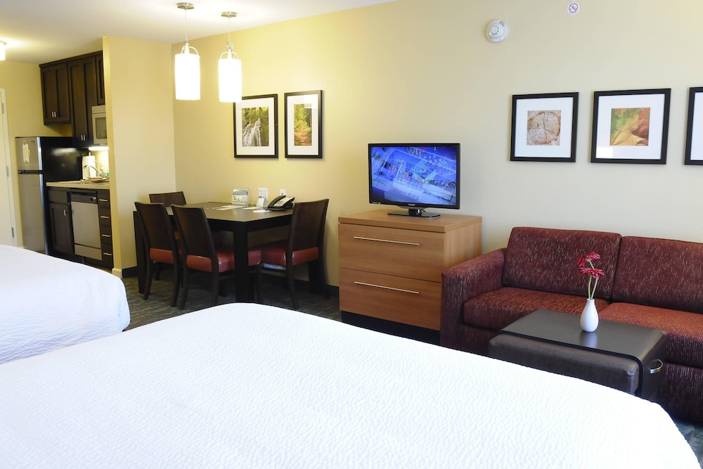 TownePlace Suites Redding - photo 13