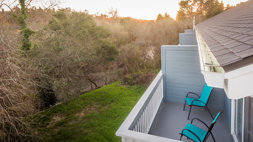 Creekside Inn - photo 22