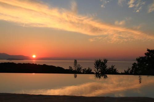 Villa Lefki — 4-Star Luxury Hotel in Vasiliki, Greece