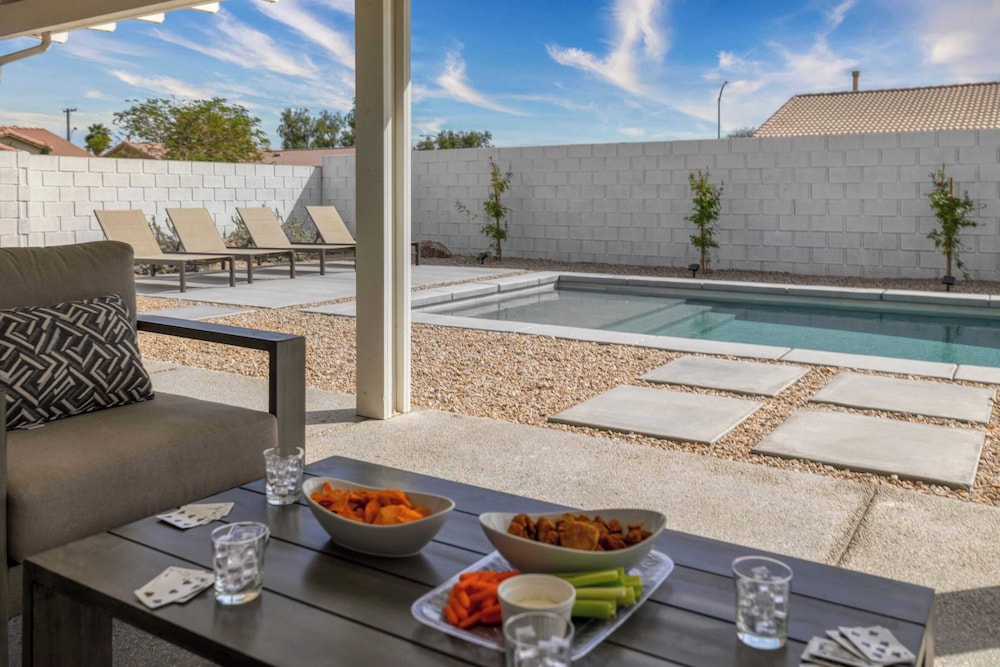 Montego by Avantstay Private Yard w Pool & Hot Tub - photo 29