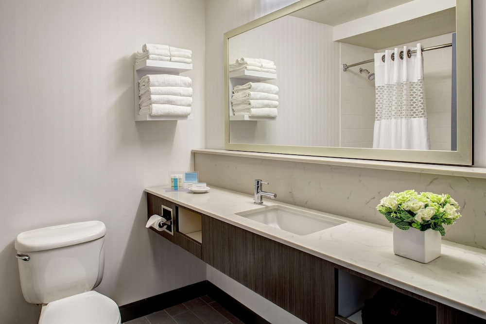 Hampton Inn & Suites Palm Desert - photo 32