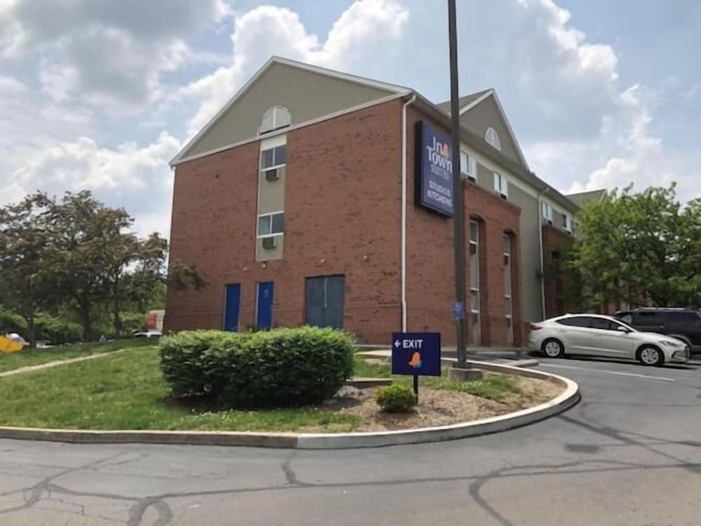 InTown Suites Extended Stay Cincinnati OH Colerain - photo 23