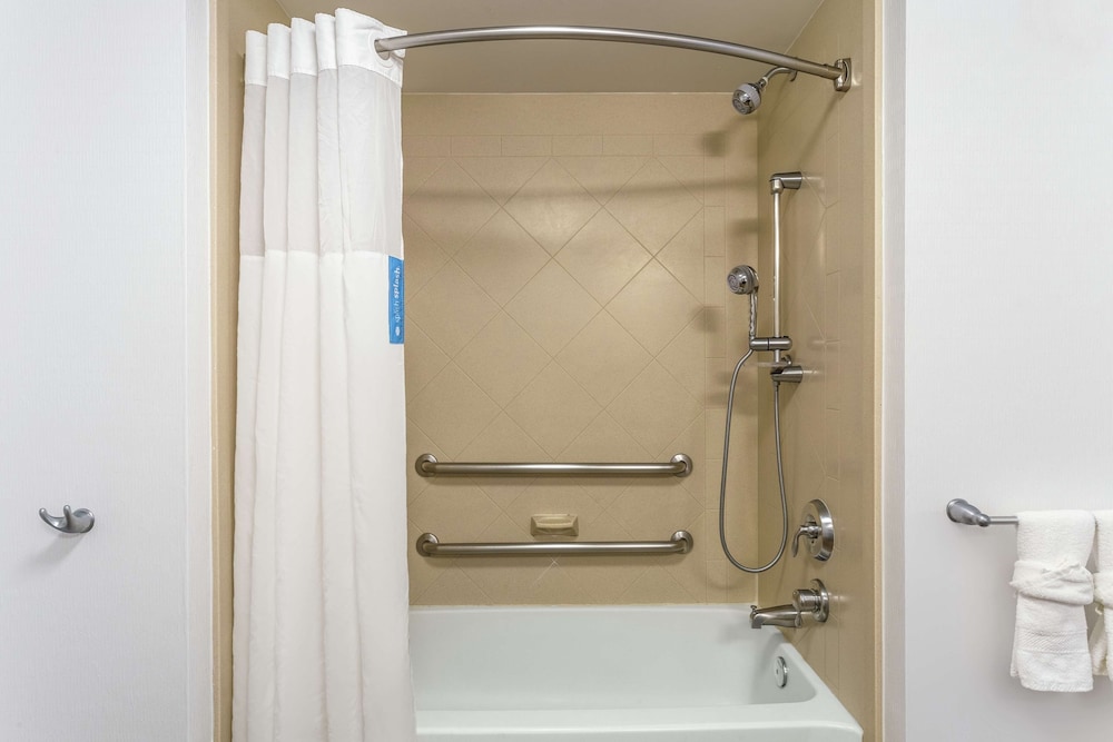 Hampton Inn & Suites Chicago Libertyville - photo 19
