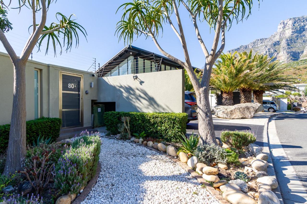 Horizon Sunset Camps Bay Apartment in Cape Town 2 Bedroom 3 Bathroom No Powercuts