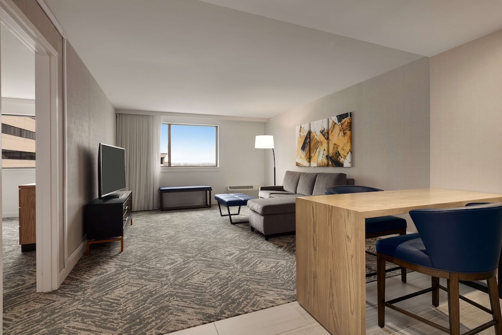 DoubleTree by Hilton Canton Downtown - photo 19