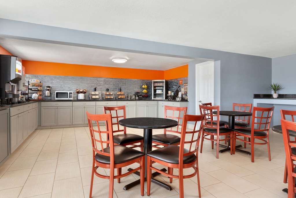 Howard Johnson by Wyndham Harrisonburg - photo 23