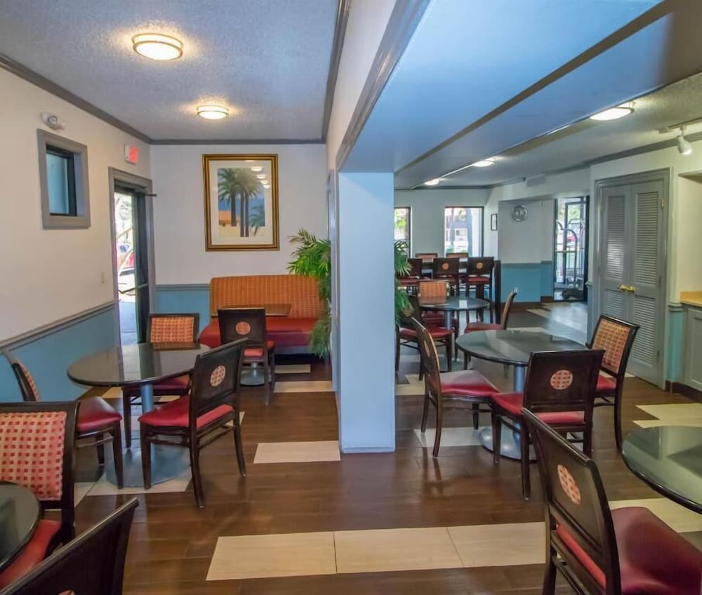 Sweet Dream Inn University Park - photo 25