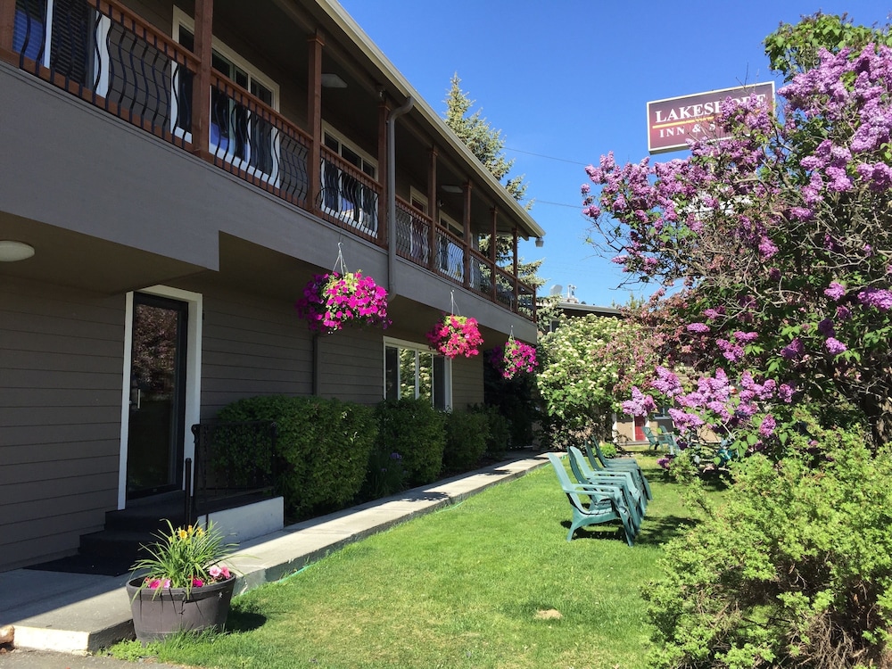Lakeshore Inn & Suites - photo 46