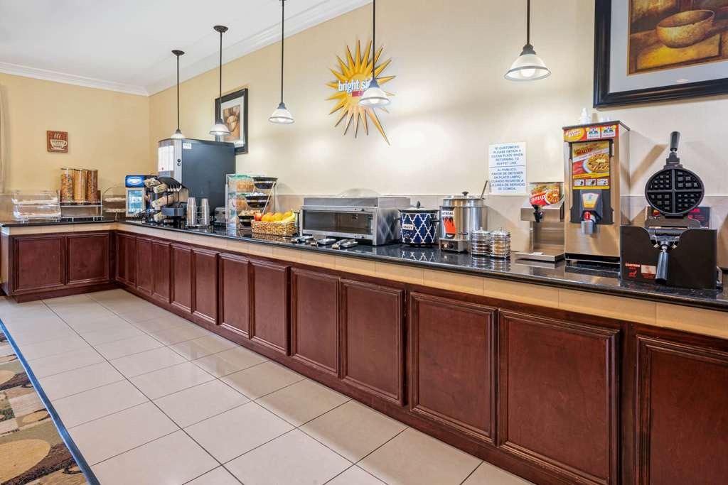 La Quinta Inn & Suites by Wyndham Houston Magnolia - photo 26