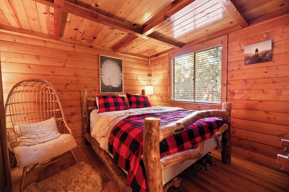 Charming Mountain Getaway — Big Bear Lake — photo 3