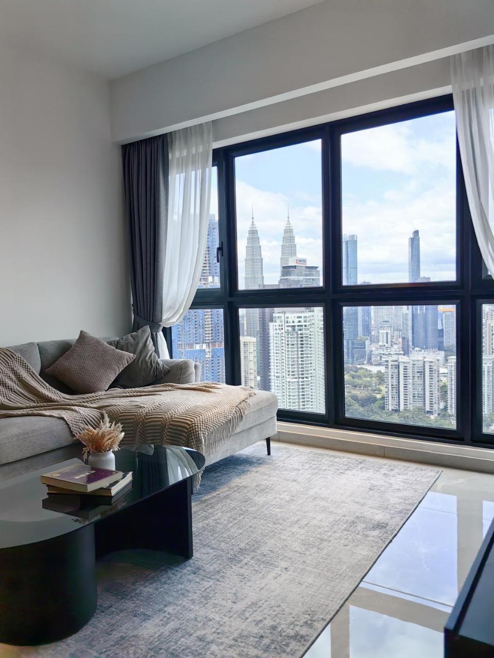TRX Agile Bukit Bintang KLCC View 8pax Family Suites — 4-Star Luxury Hotel in Kuala Lumpur, Malaysia