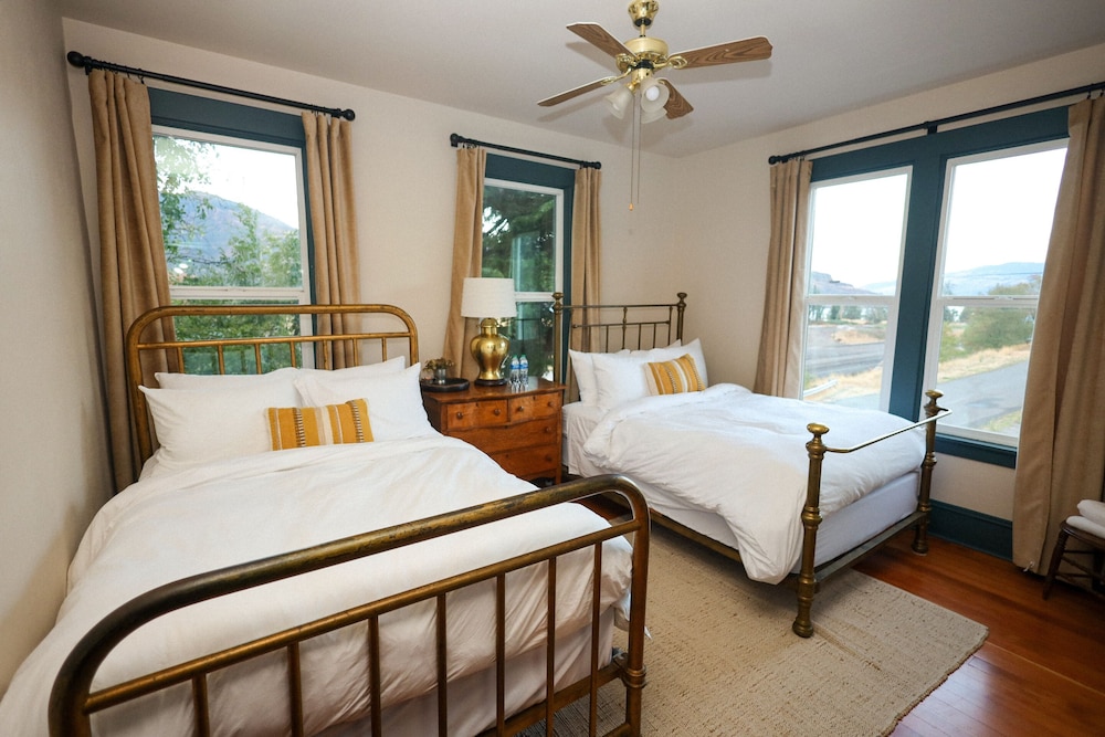 The Lyle Hotel - photo 27