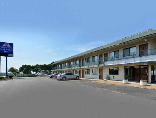 Americas Best Value Inn & Suites Blue Springs Kansas City - photo 2