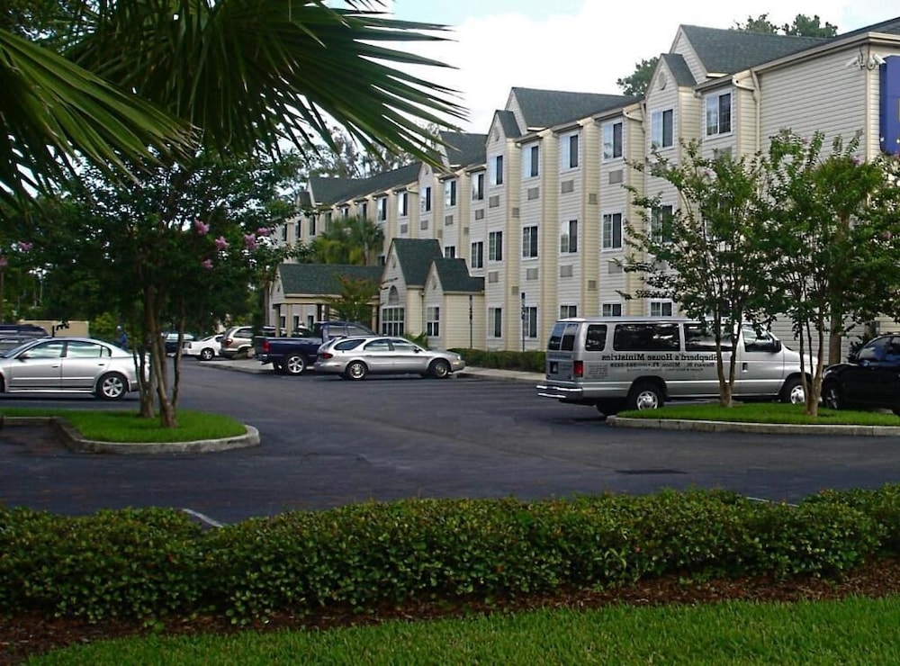 Hometown Inn & Suites Jacksonville Butler Blvd. Southpoint - photo 17
