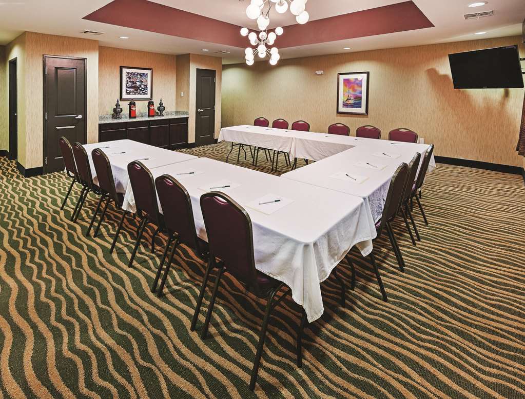 La Quinta Inn & Suites by Wyndham Jourdanton Pleasanton - photo 10