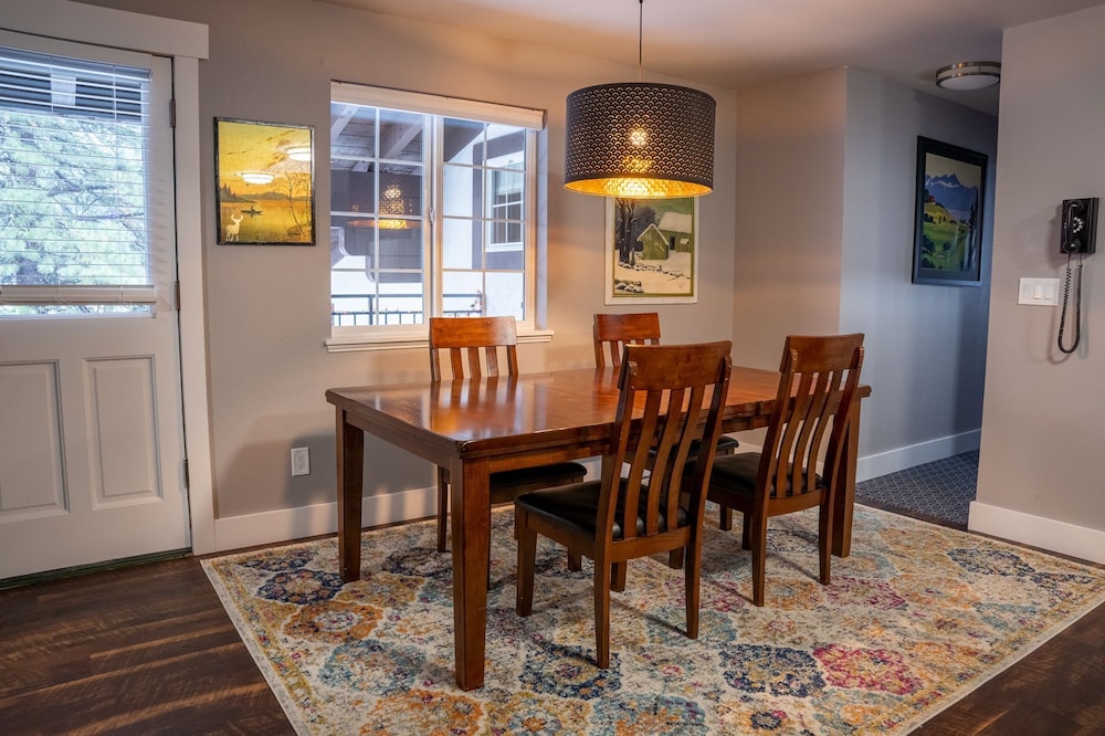 Blue Elk Inn - photo 23