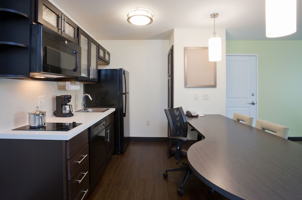 Candlewood Suites Bemidji Paul Bunyan by IHG - photo 11